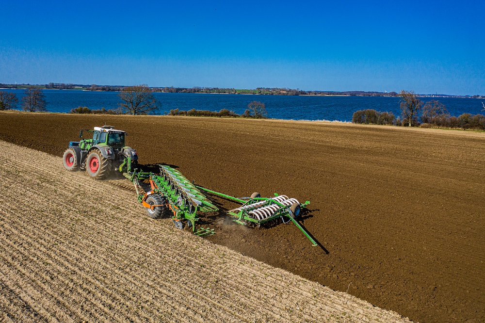 AMAZONE ontwikkelt met de Tyrok 400 geheel nieuwe wentelploeg