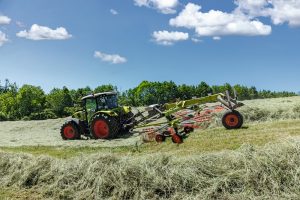 Nieuwe generatie CLAAS zwadharken: twee rotoren en middenaflegging