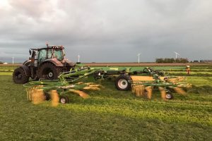 Krone Swadro TC 1250: Harkt schoon en netjes en met veel capaciteit