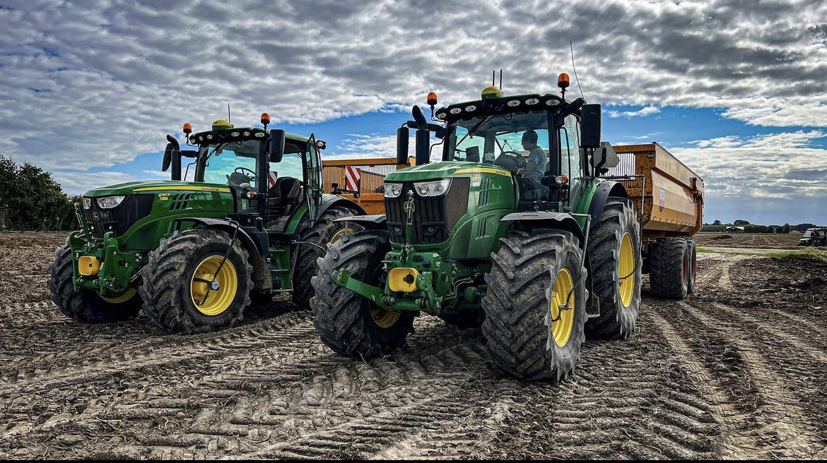 Van John Deere’s fotograferen naar werken op akkerbouwbedrijf