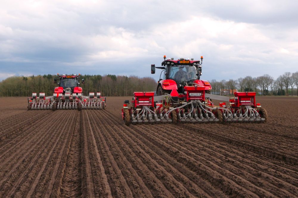 Loonbedrijf Haaijer zaait 50 hectare uien per dag