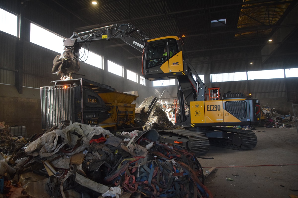 Volvo EC230F